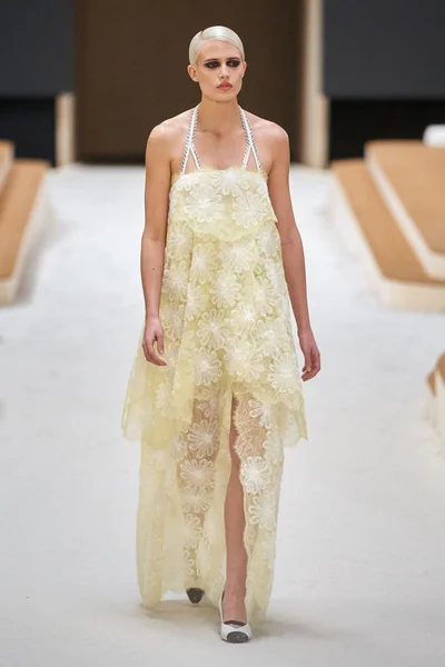Look 25